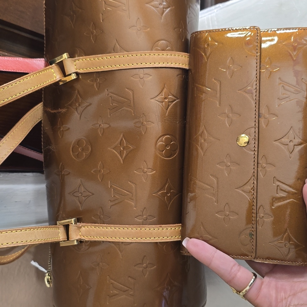 LV wallet ONLY